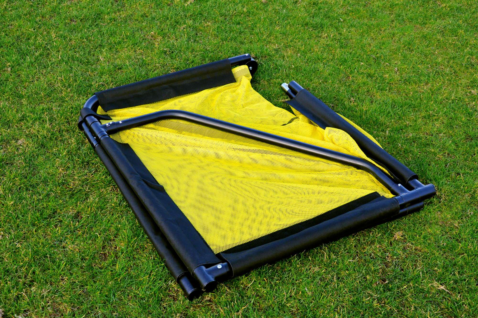 Image du produit : FOLDING aluminium mini football goal 1.5 x 1 m