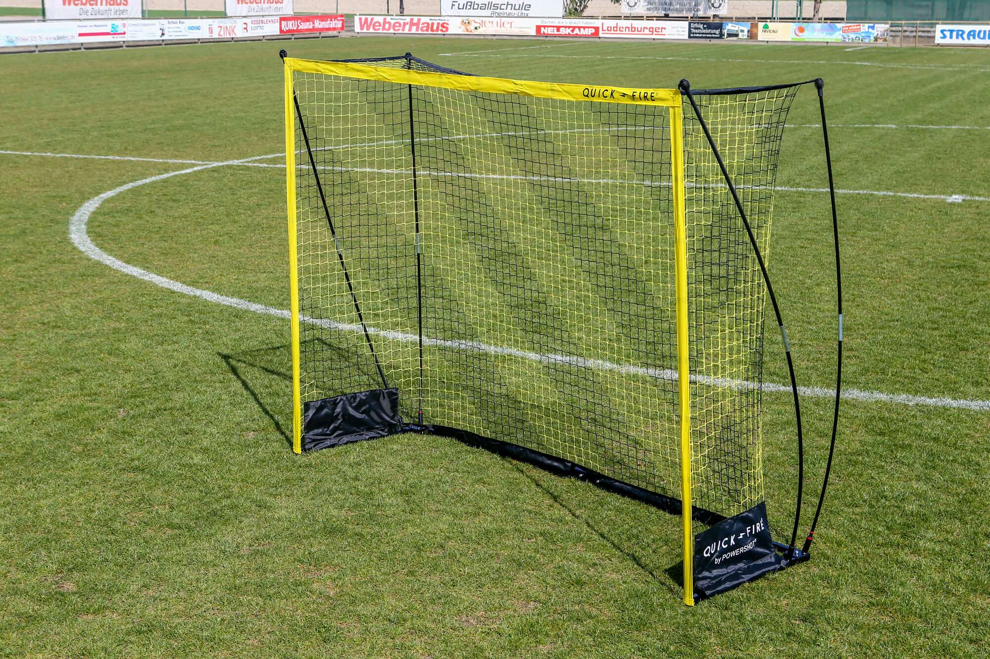Image du produit : QuickFire Goal 6.5’ x 10’  (2x3m) FUTSAL- Self-weighted goal