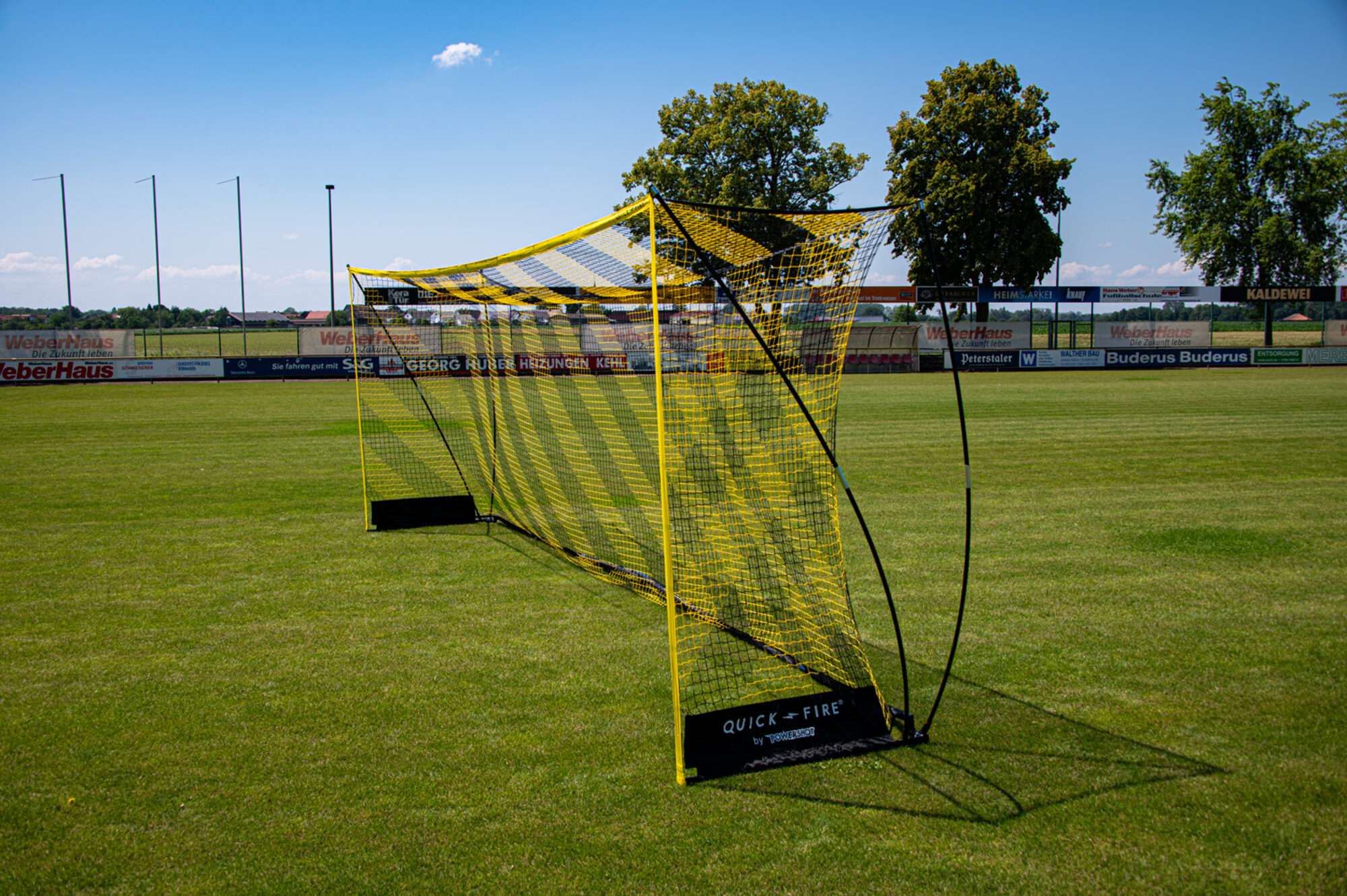 Image du produit : QuickFire Goal 8’ x 24’ - Full size - Self-weighted goal
