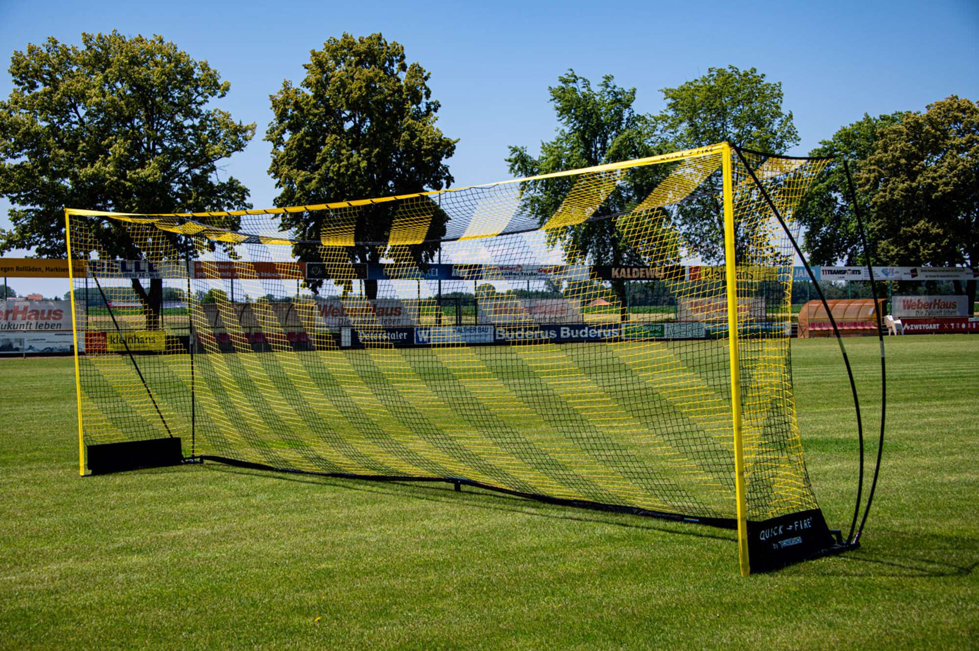 Image du produit : QuickFire Goal 8’ x 24’ - Full size - Self-weighted goal