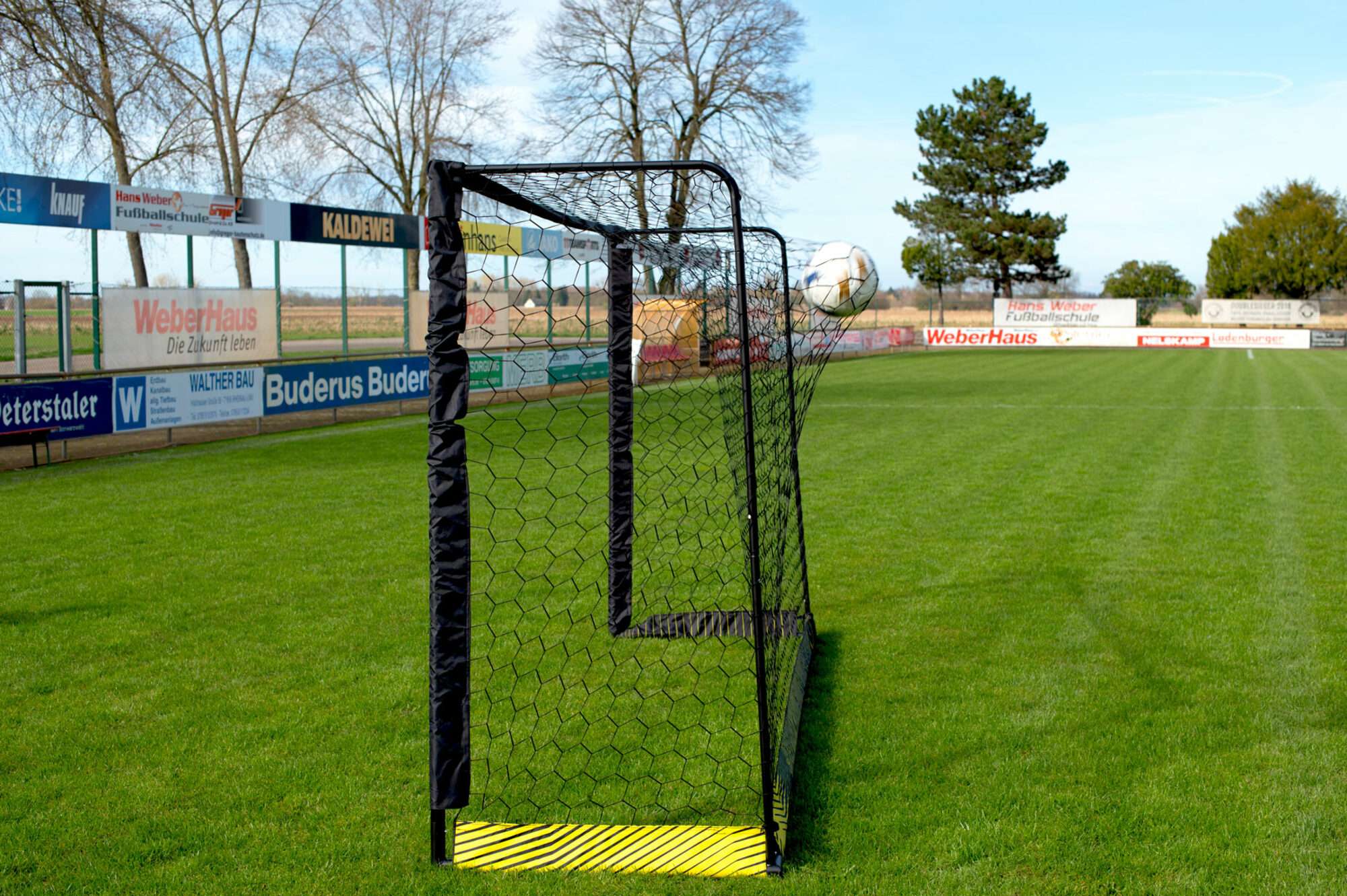 Image du produit : Black steel soccer goal