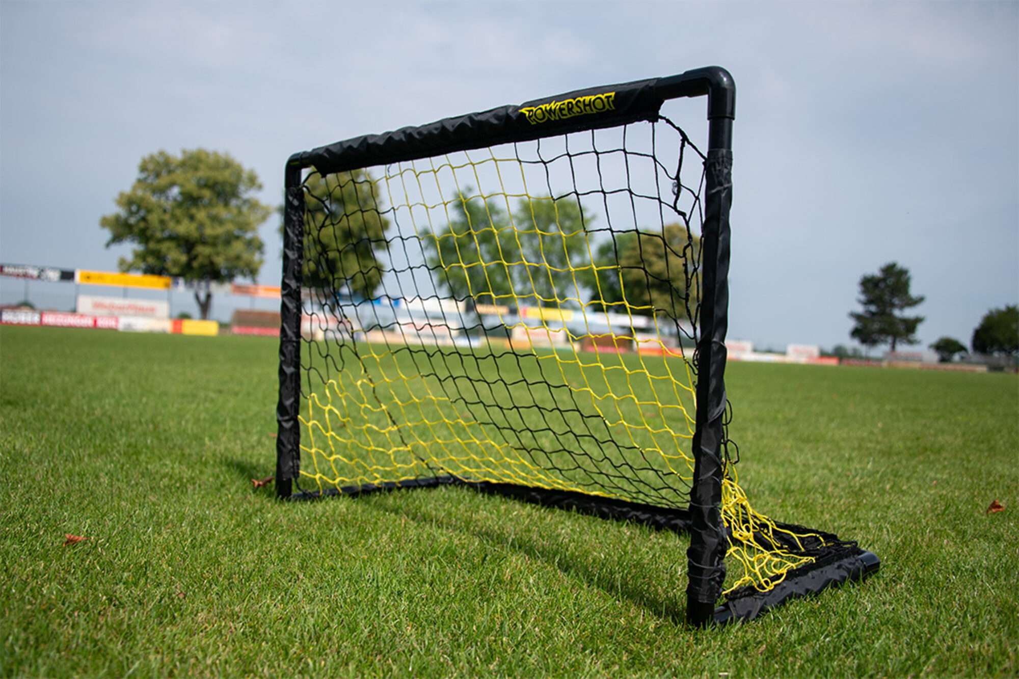 Image du produit : Pair of PVC mini goals - 0.9 x 0.6m (with ball and pump)