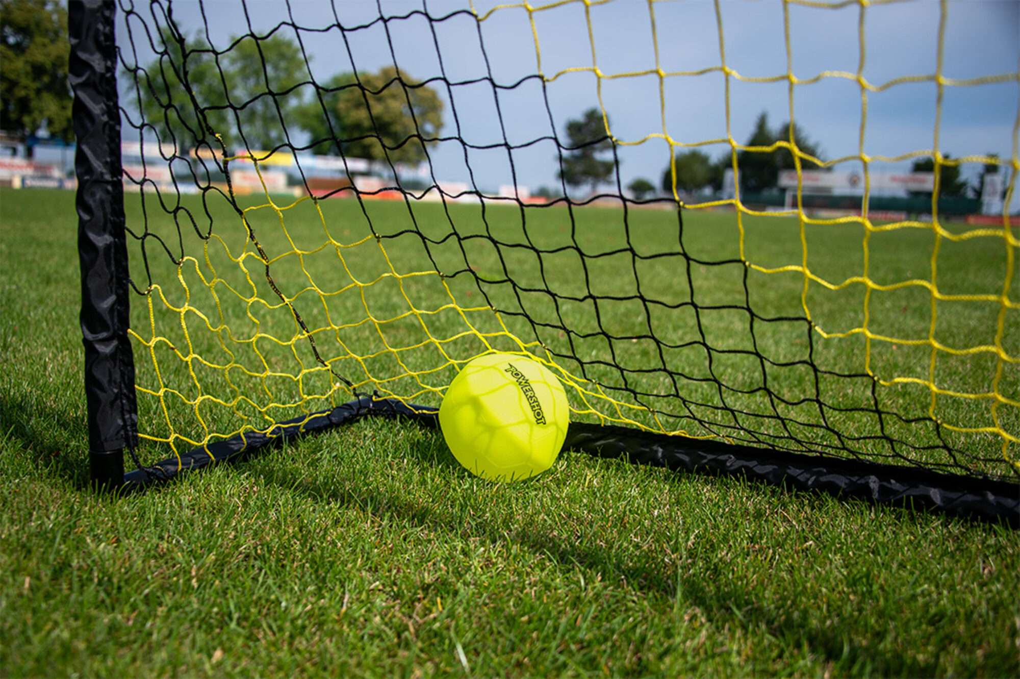 Image du produit : Pair of PVC mini goals - 0.9 x 0.6m (with ball and pump)