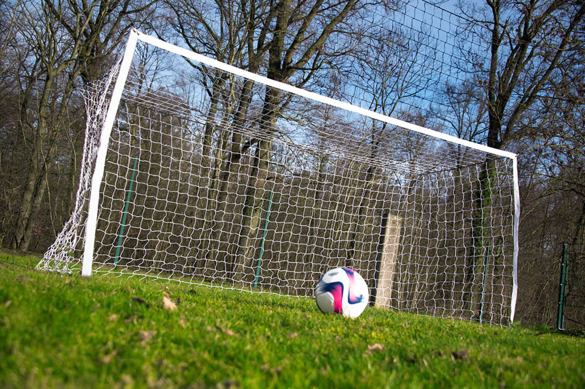 Image du produit : Soccer goal 3.7 x1.8m (with integrated protective net 6.5x3m)