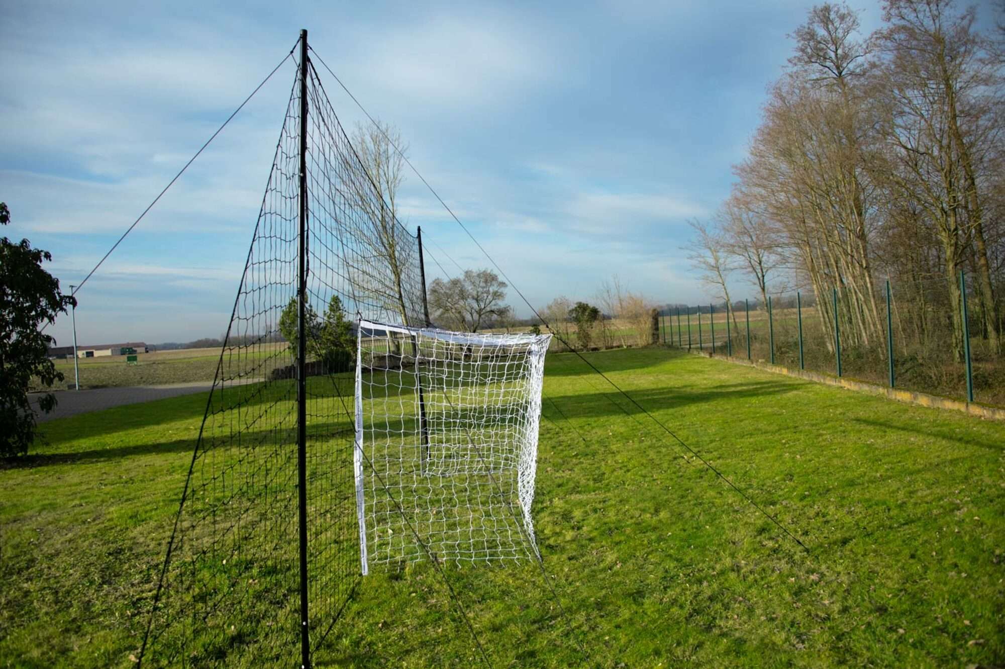 Image du produit : Soccer goal 3.7 x1.8m (with integrated protective net 6.5x3m)