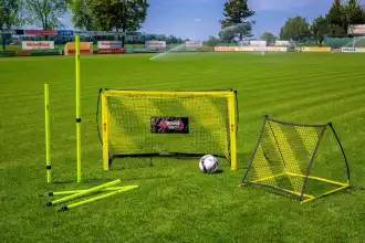 Easy-to-carry soccer training kit