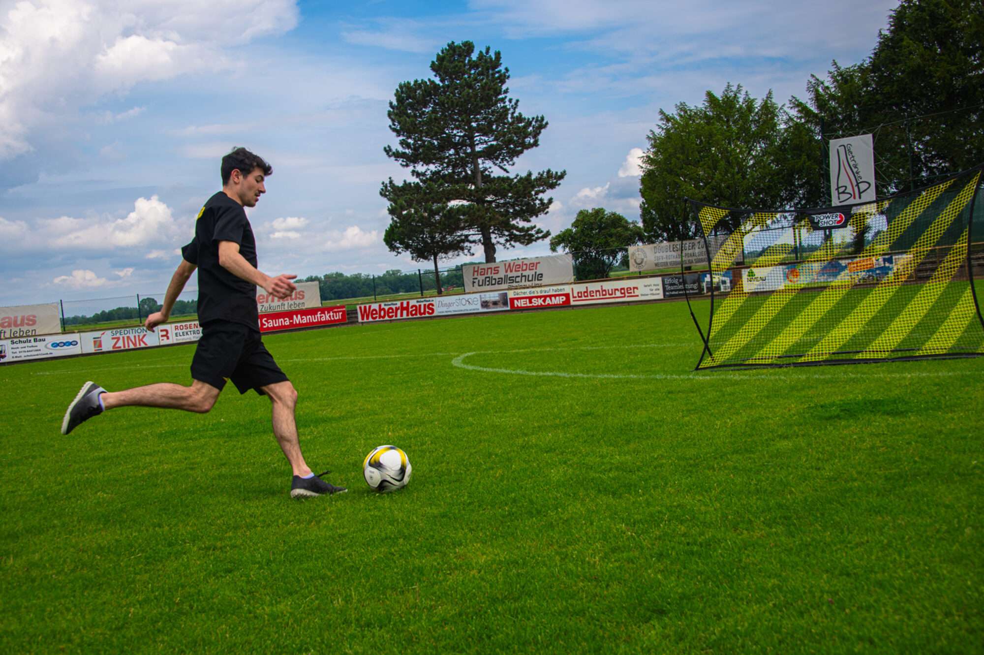 Image du produit : Rebound net 240 x 150cm - Ideal for playing soccer